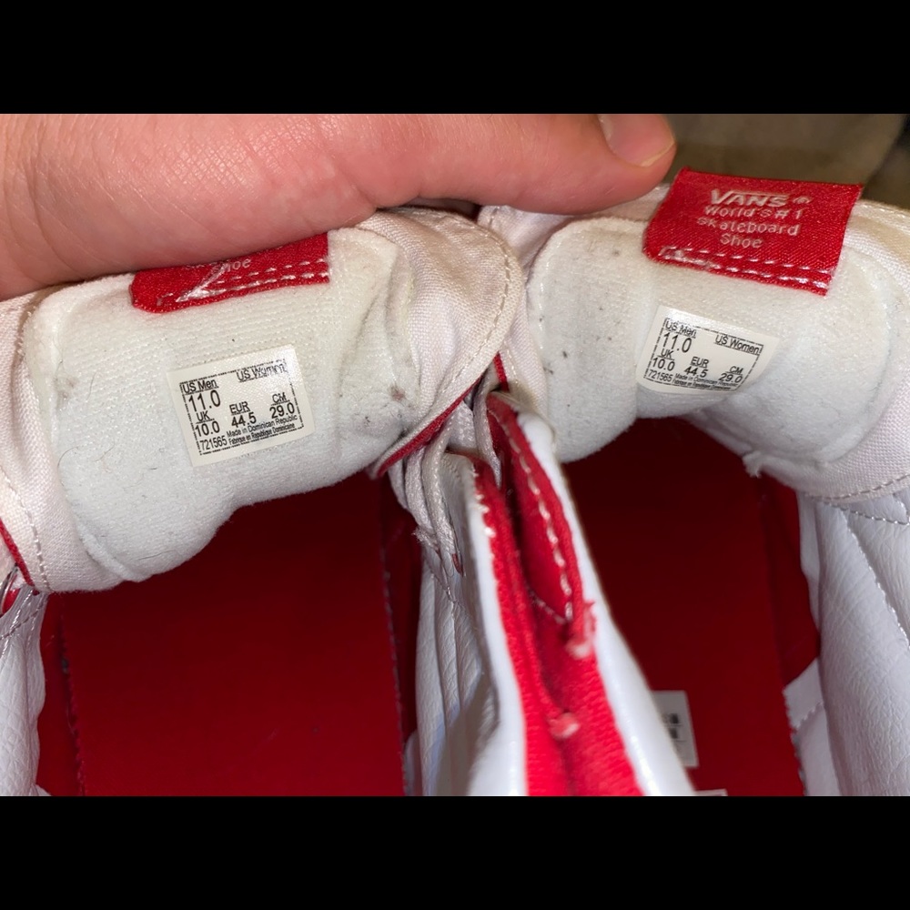 Vans - Picture 2 of 7